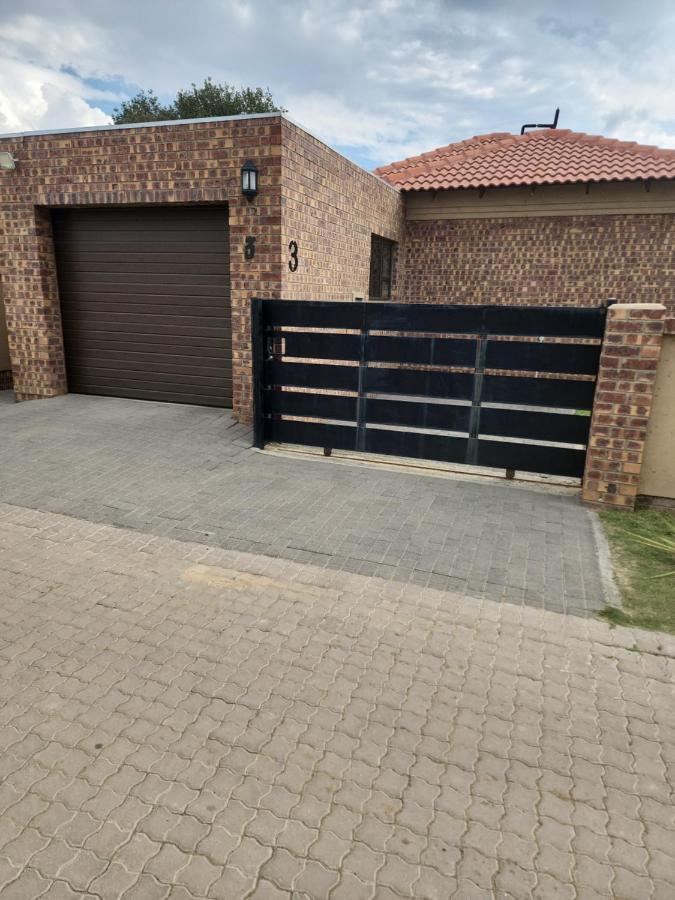 Lloyds - 3 Ermelo Exterior foto